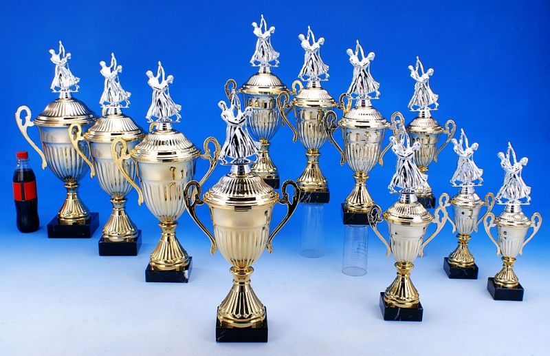 Tanzsport Pokale mit Henkel