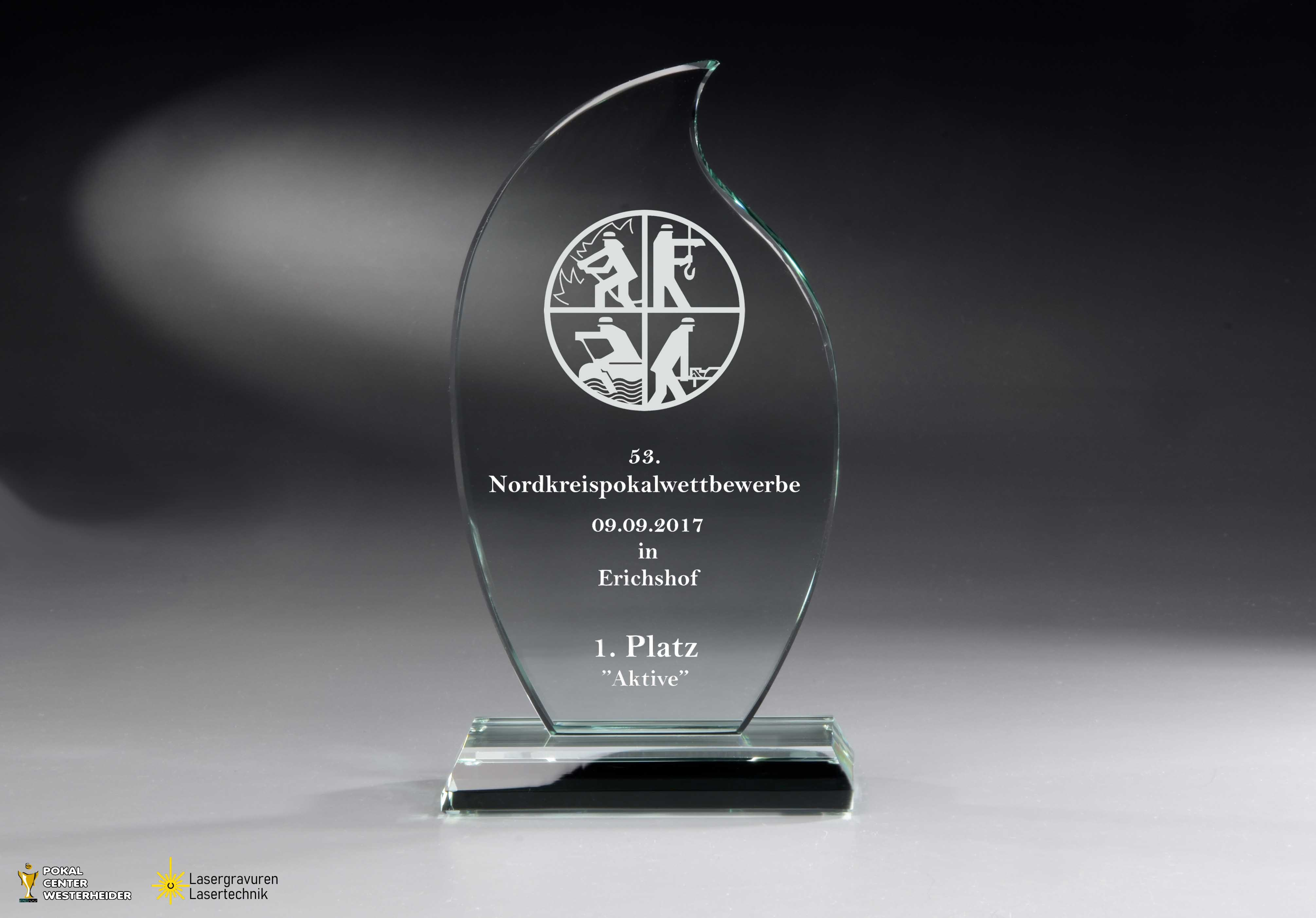 Schwere Jade-Glastrophäe