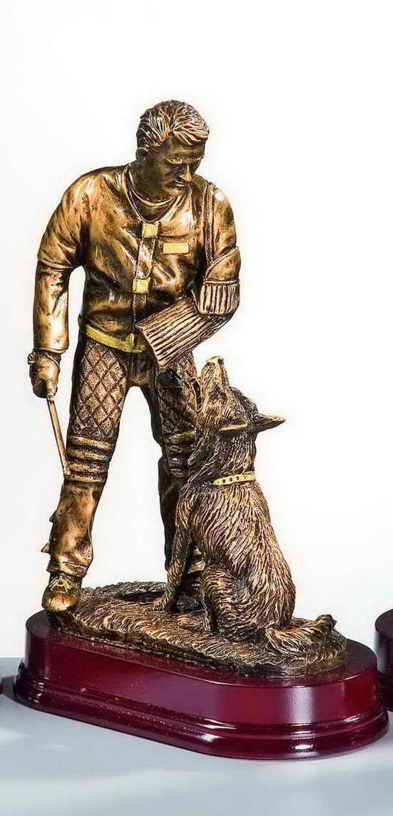 Hundesportfiguren in gold-antik
